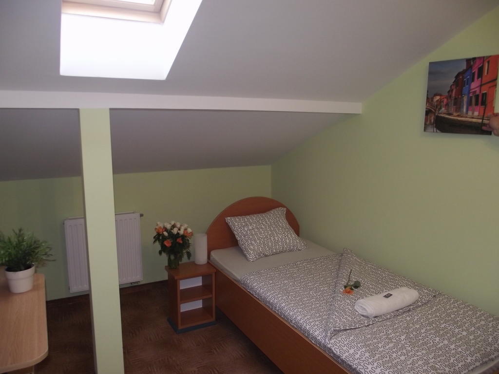 Mediterrán Vendégház Kecskemét Exterior foto